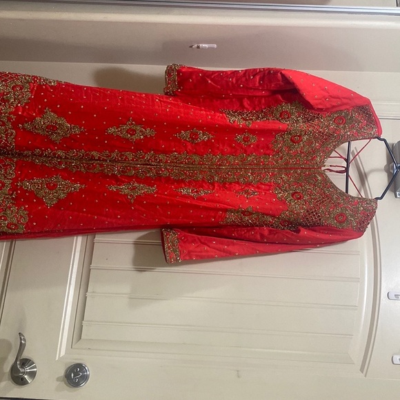 beautiful dress with a long gown and light cancan lehenga - Picture 4 of 6